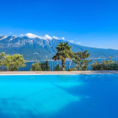 Casa Elka Residence Lake View And Pool By Garda Domus Mea Pieve  Exteriér fotografie